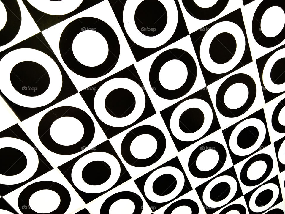 Black and White Circles