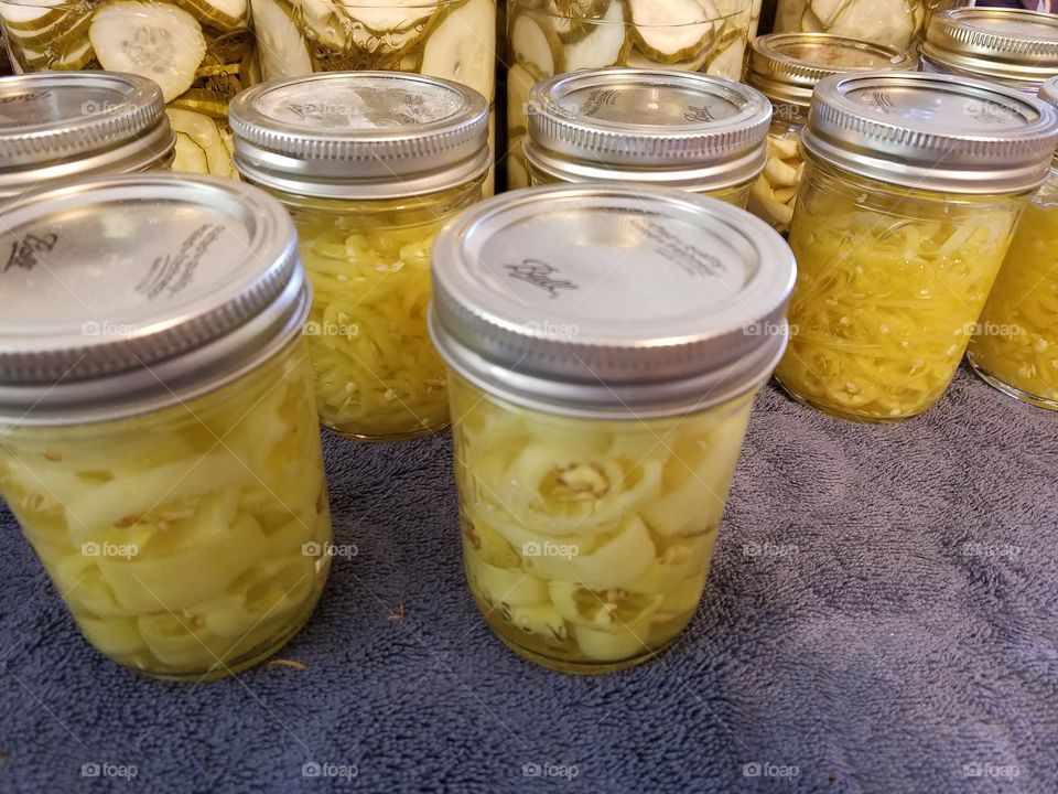 Canned banana peppers