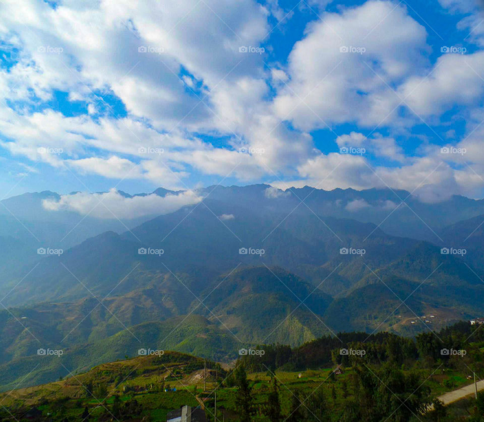 A beautiful view of Mt. Fansipan in Sapa, Vietnam 🇻🇳