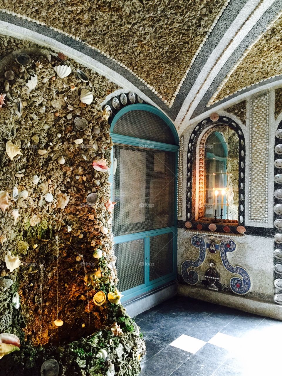 Shell grotto