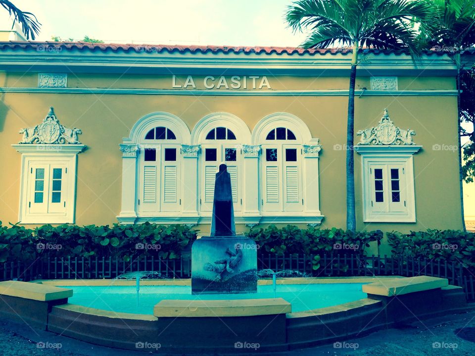 La Casita. A small building in the middle of a square in Old San Juan.