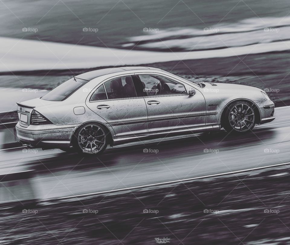 Mercedes od track