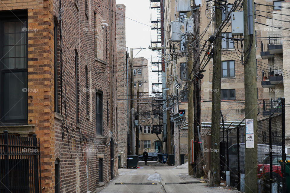 chicago alleyway in the winter