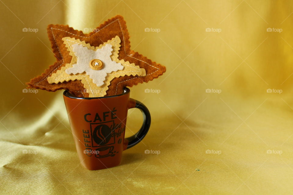coffee cup and star