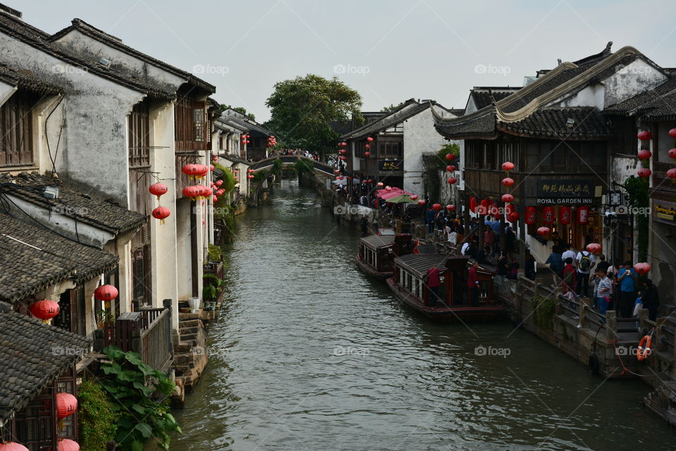 The water towns around Shanghai provides tons of excellent sites and architecture to enjoy