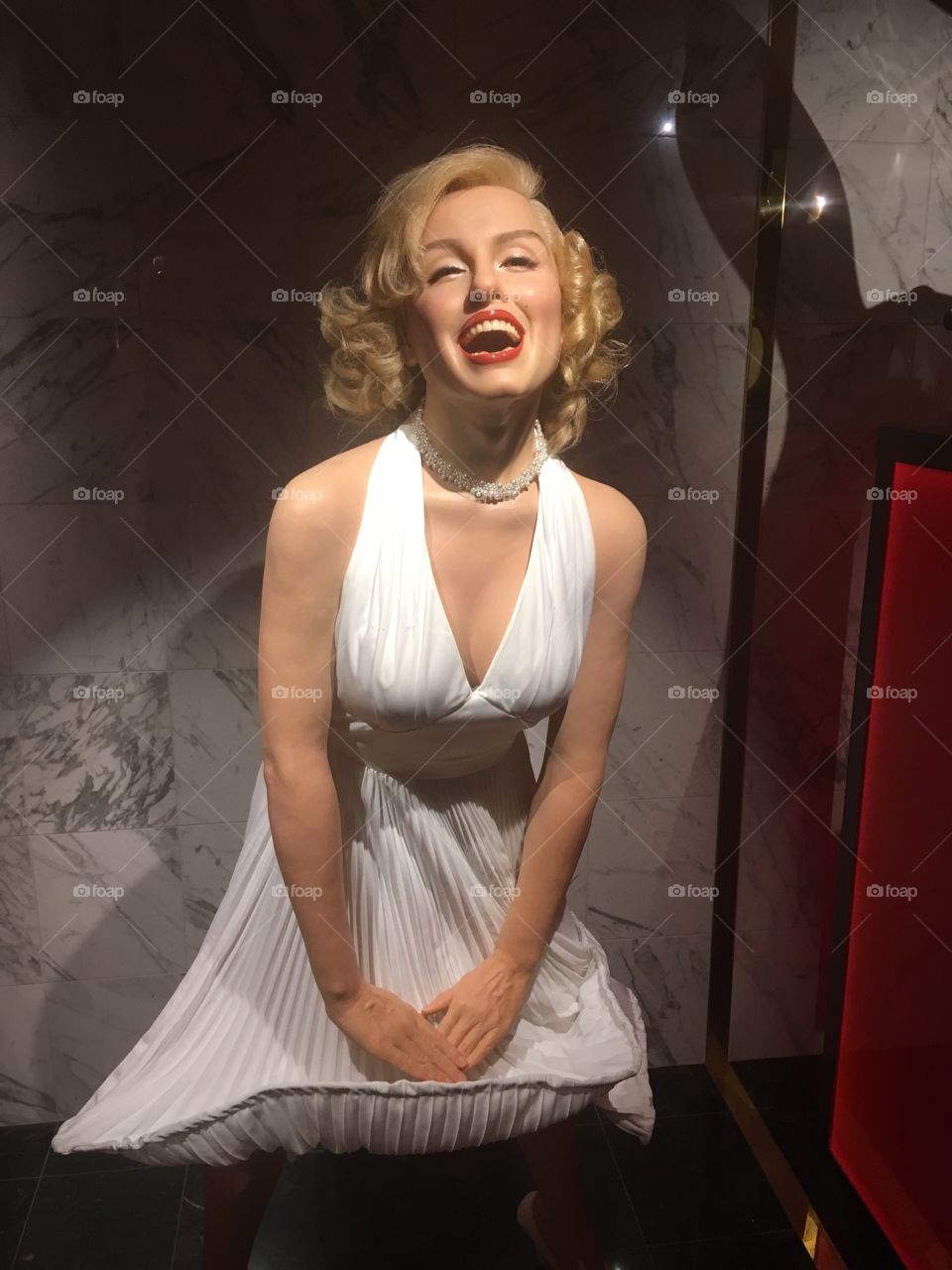 Marilyn Monroe wax museum got woman classic reproduction blonde movie actress diva vintage