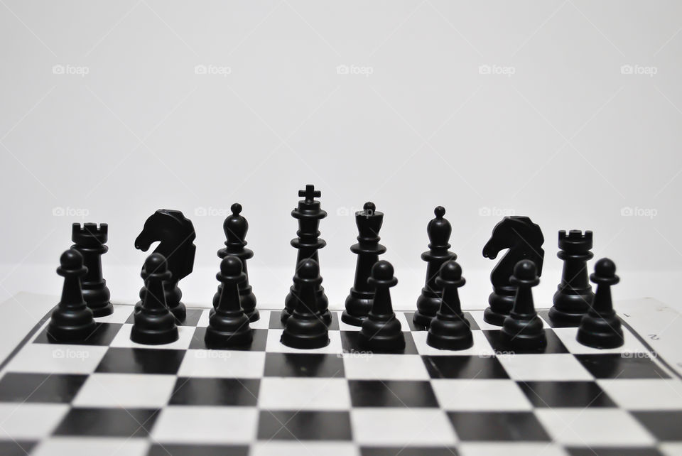 black and white chess figures
