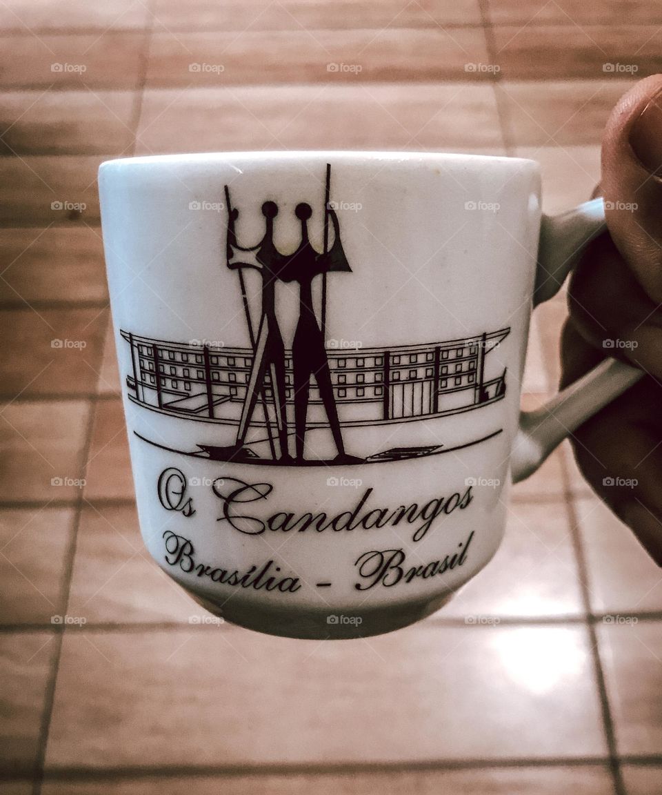 mug with image of a monument that is in the cathedral of brazil