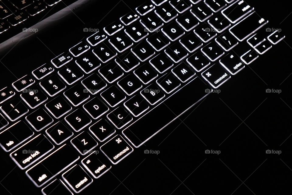 Backlit keyboard on the 2015 MacBook Air 