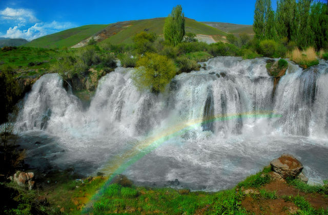 Muradiye Waterfalls