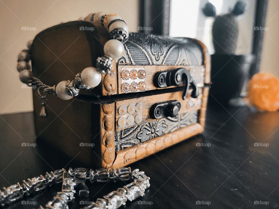 Jewelry box