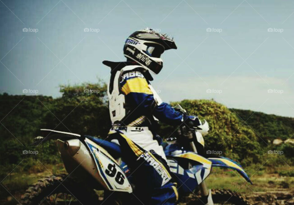 MOTOCROSS.