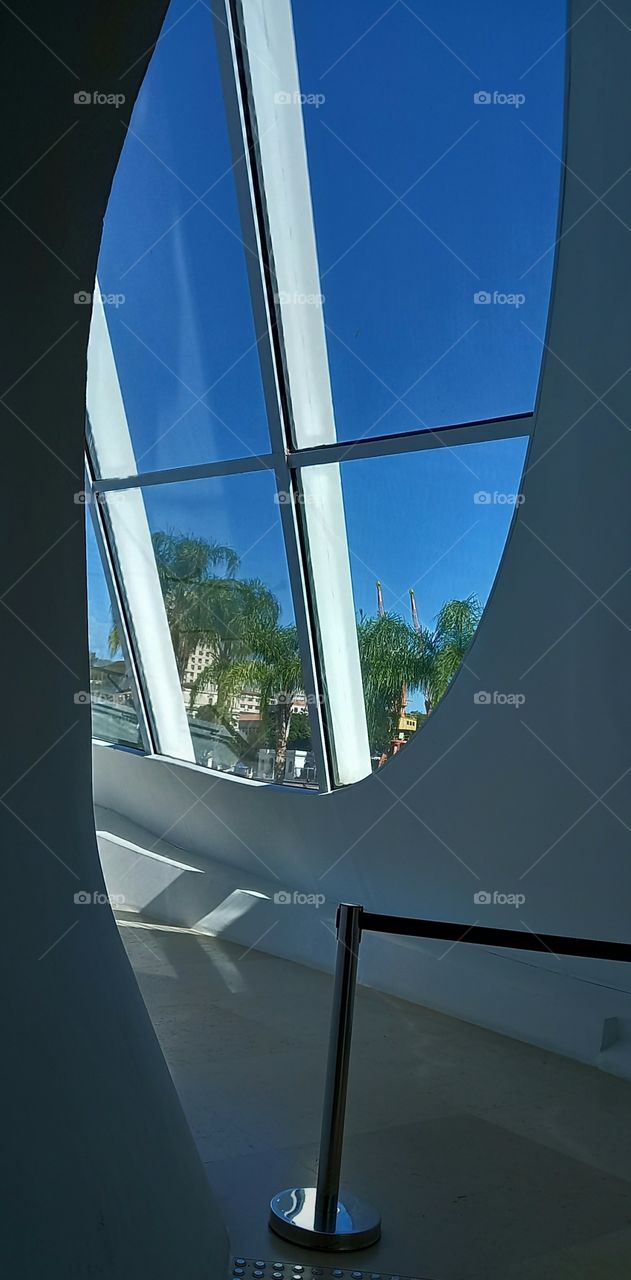 Visão além do vidro