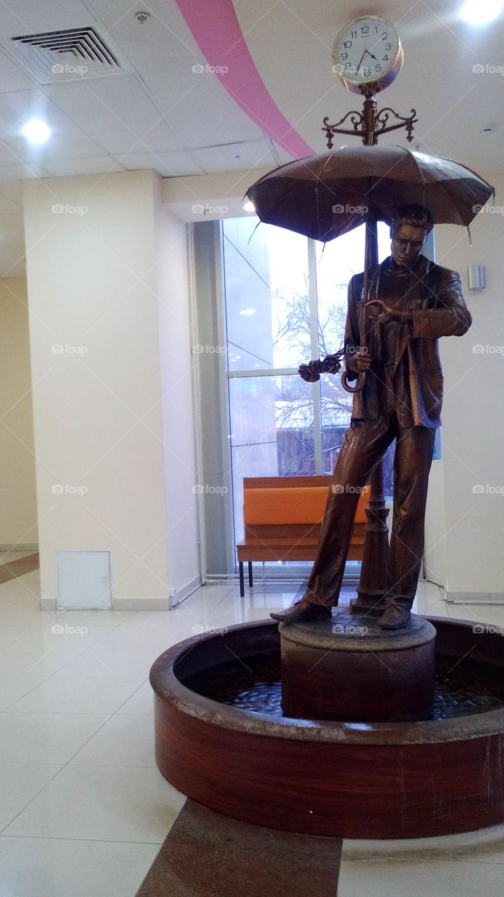 Statue in Shopping center, Samara, Russia