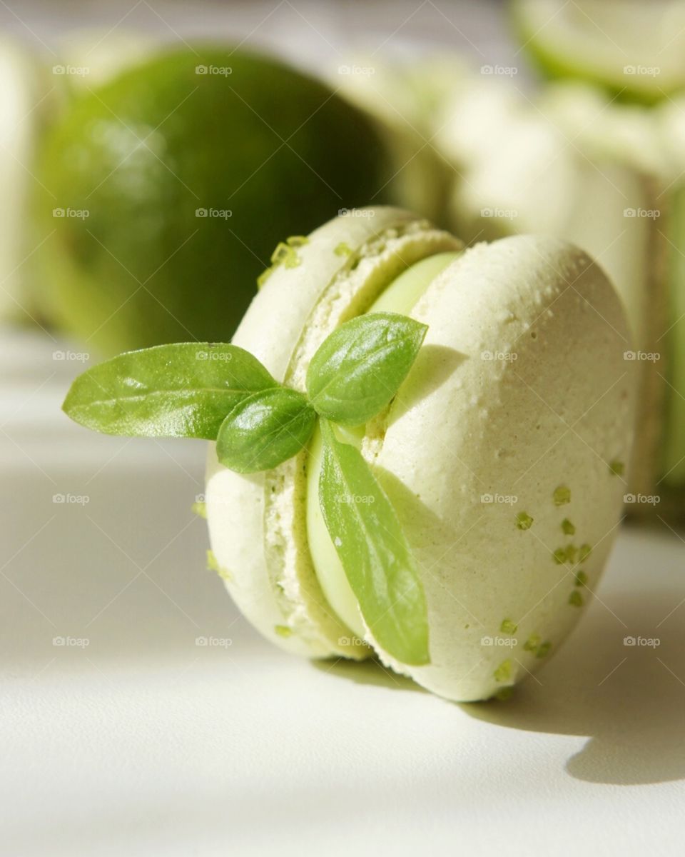 Lime macaroons 