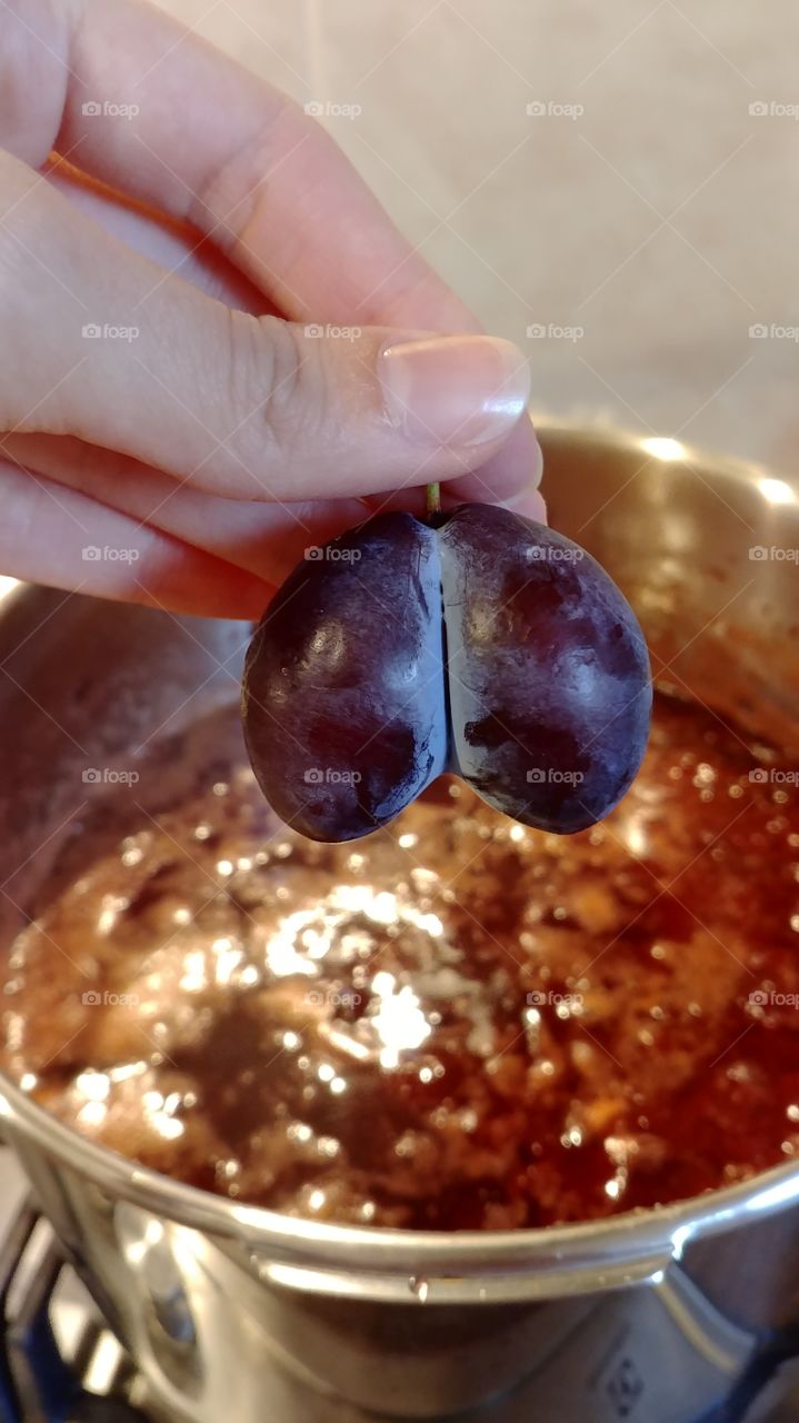 Making of: tasty plum jam