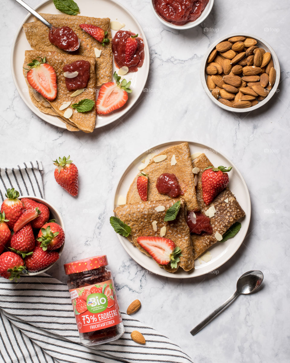 Crêpes for breakfast with strawberries 