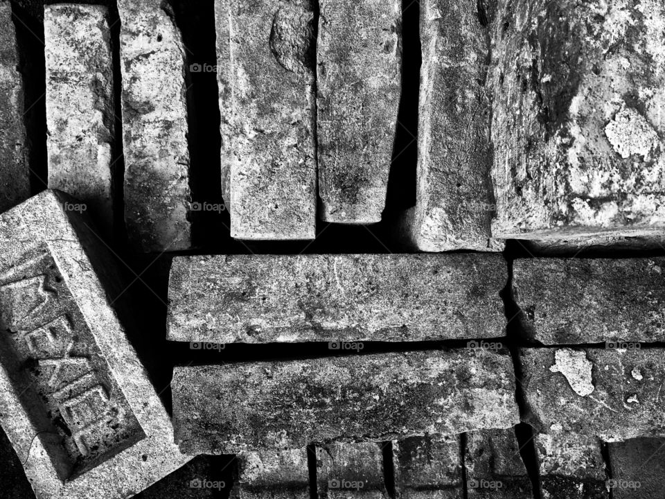 Brick bundle in black and white 