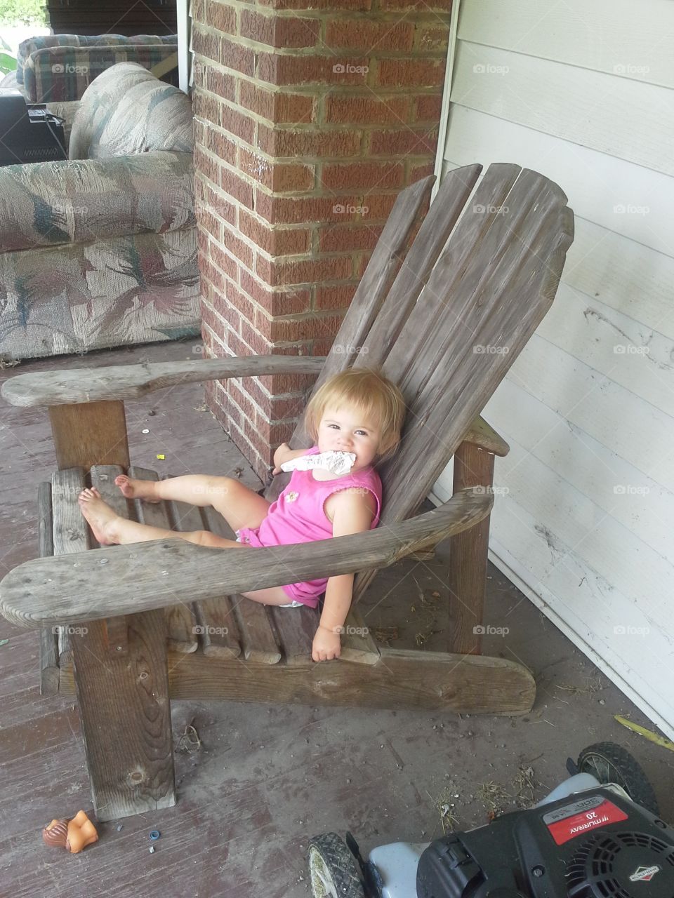 summer gabberz. gabberz loves thus deck chair