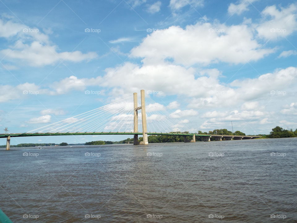 Bridge between iowa and Illinois