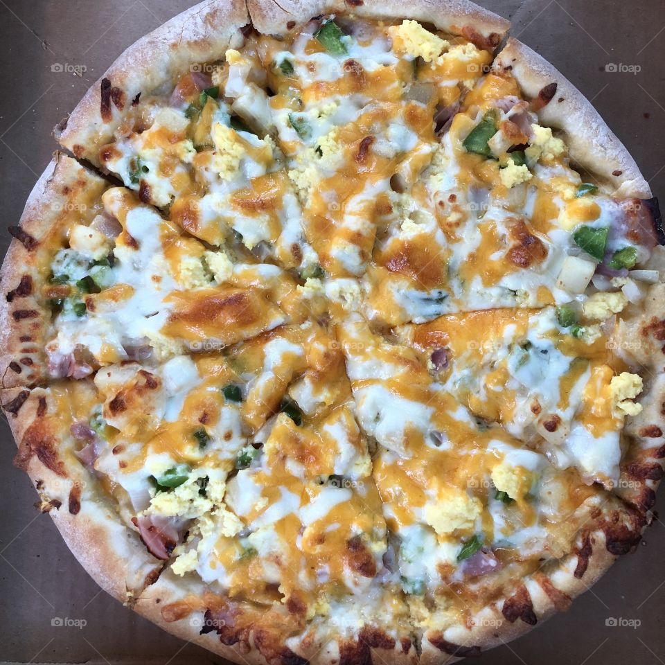 Breakfast pizza