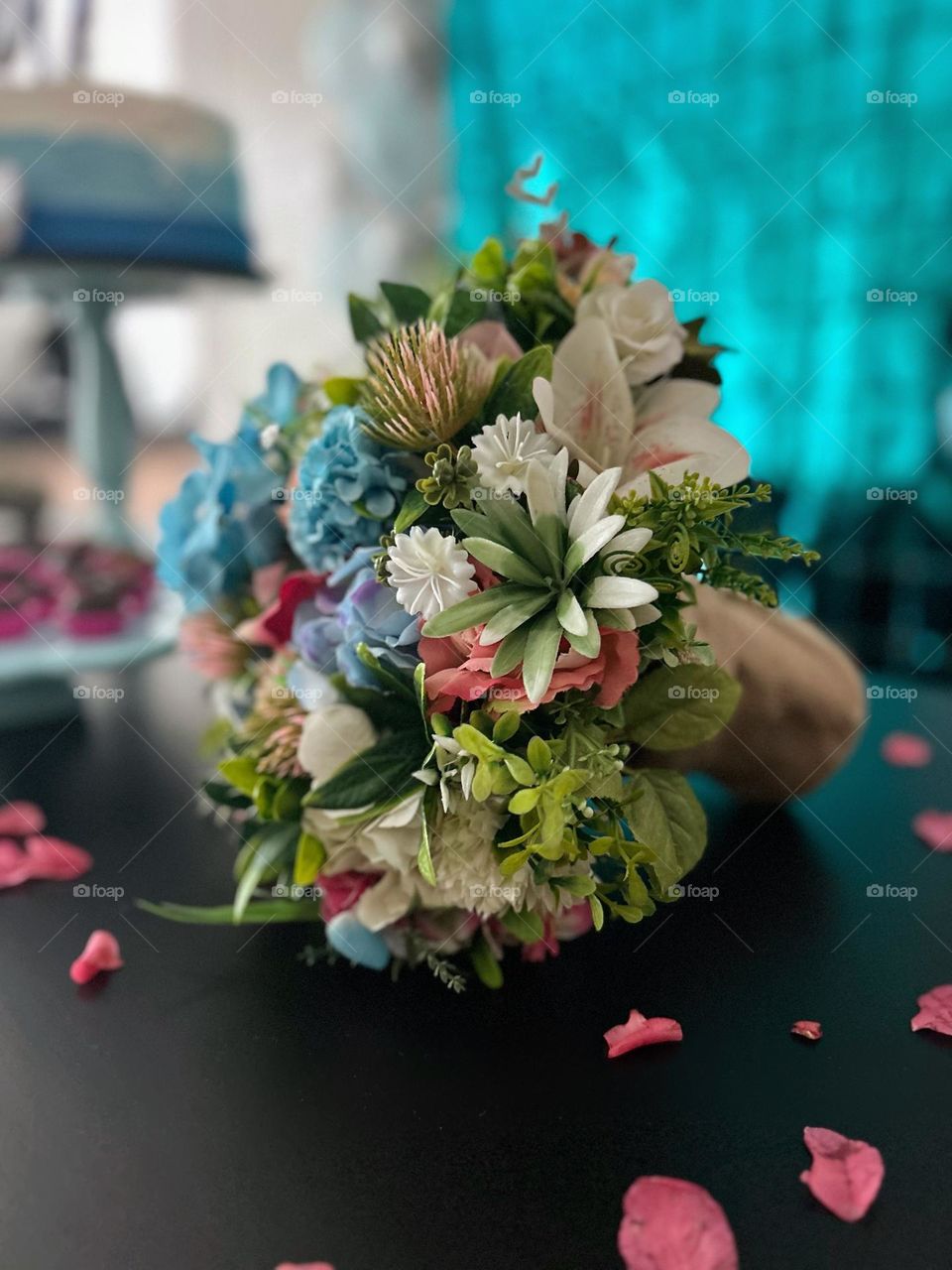 Decorative flower bouquet