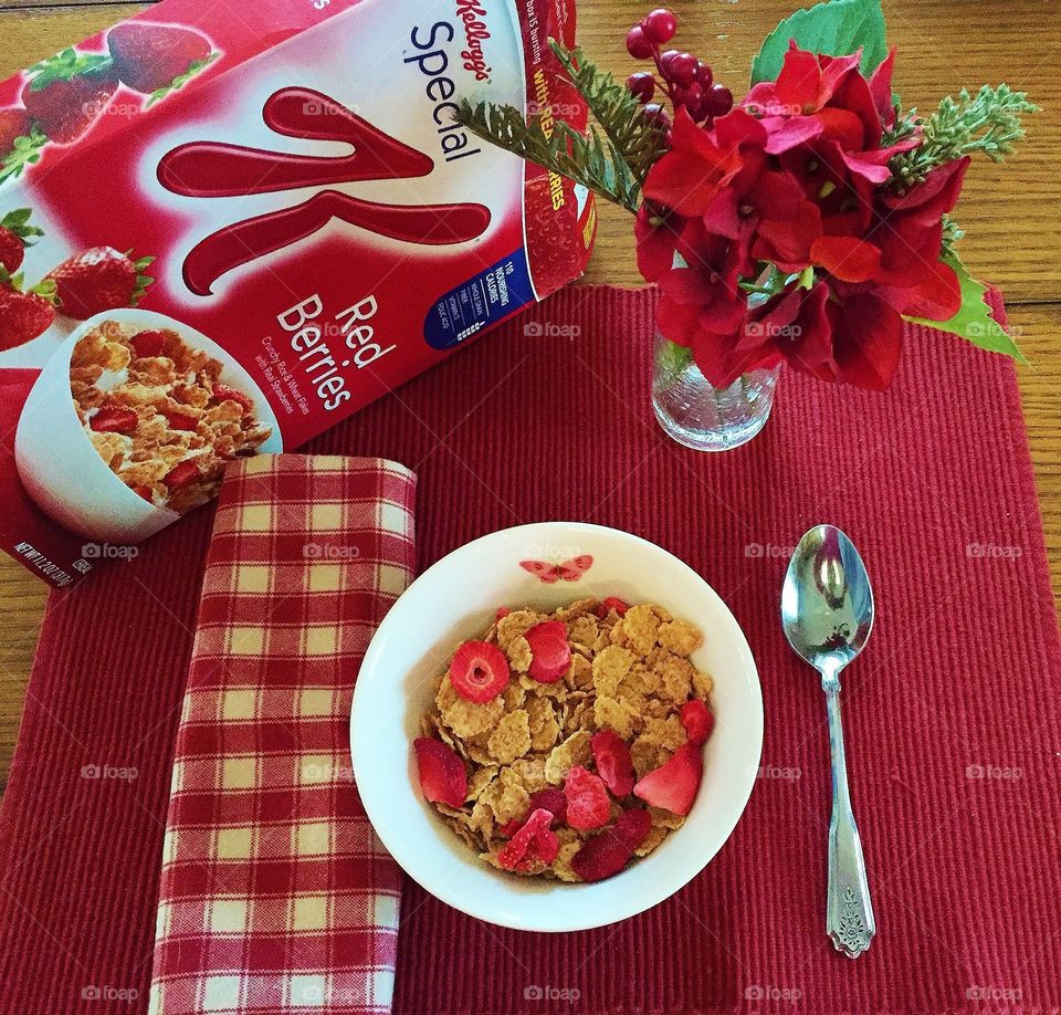 Kelloggs  Cereal and Berries
