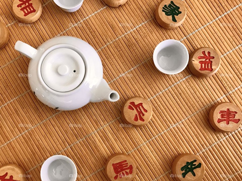 Let's play Chinese chess and drink some tea