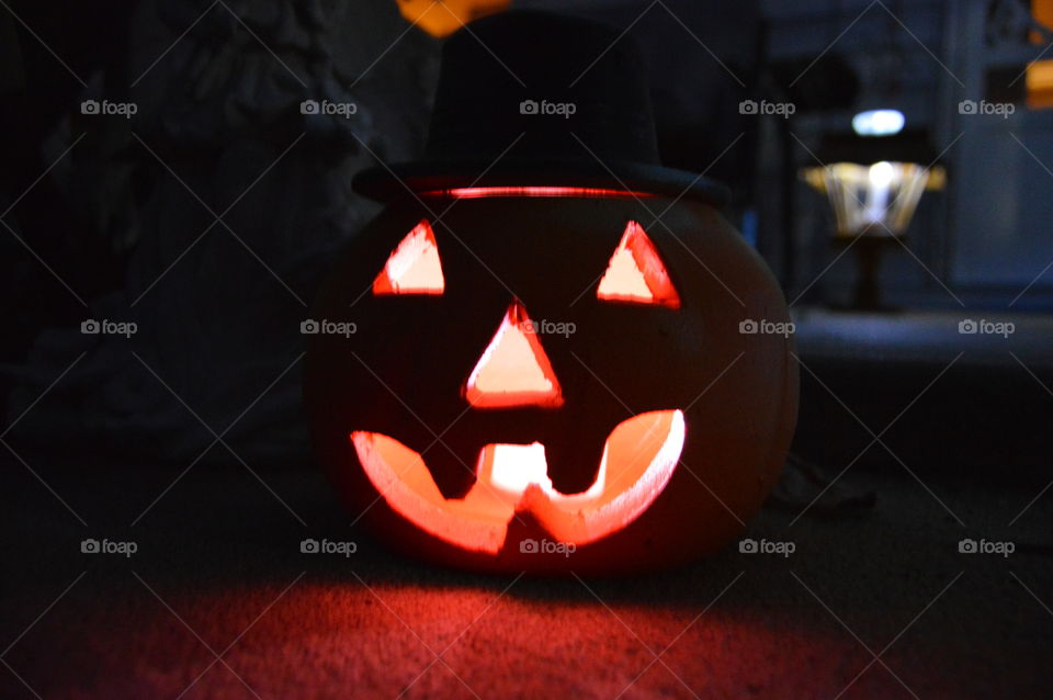 holloween pumpkin at nightt