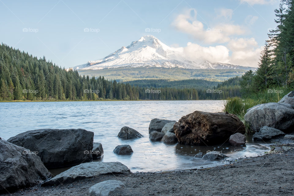 Trillium Lake at the base of Mount Hood in Oregon