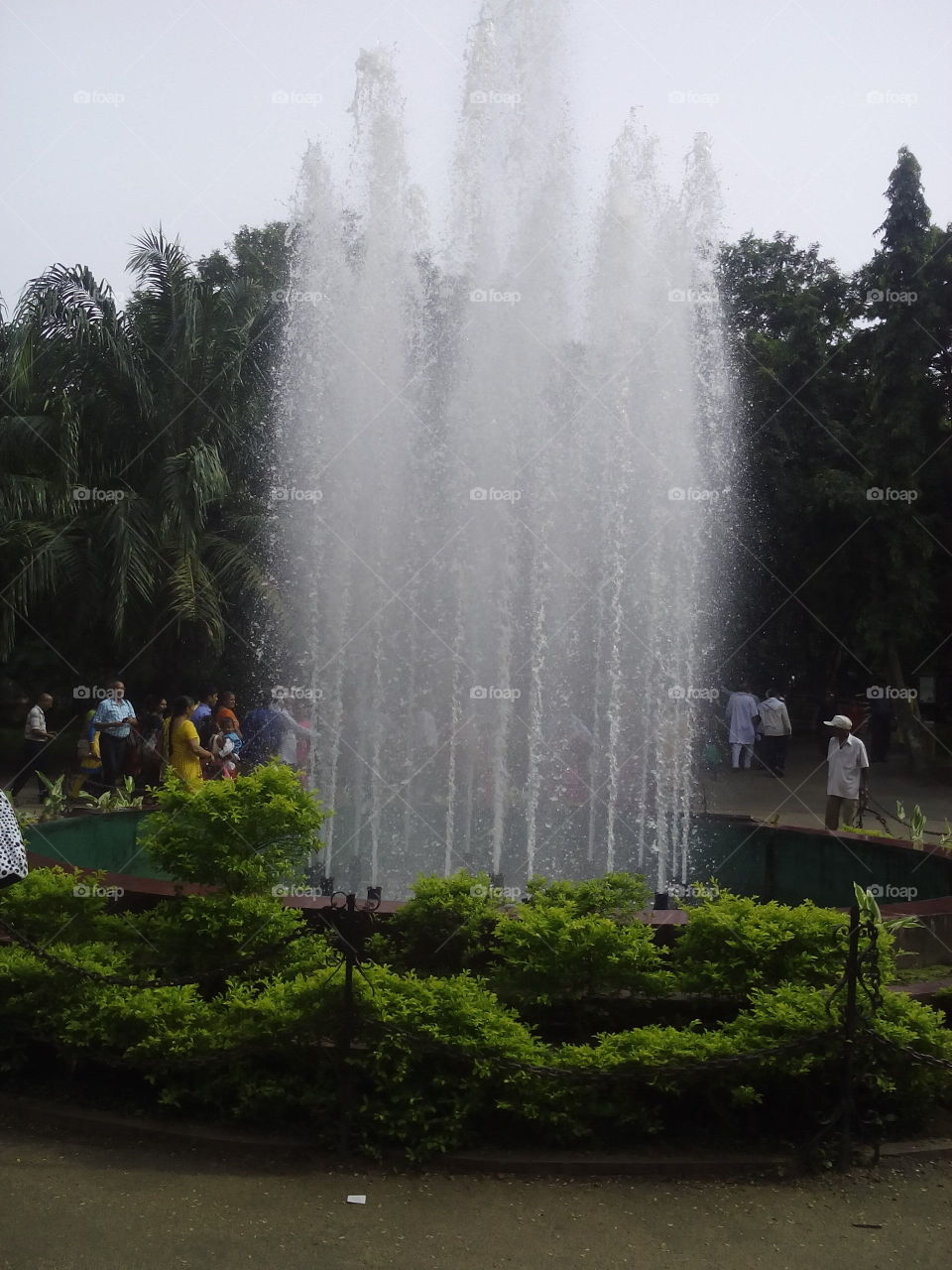 Fountain
water
Social
gathering
people
park
recreational