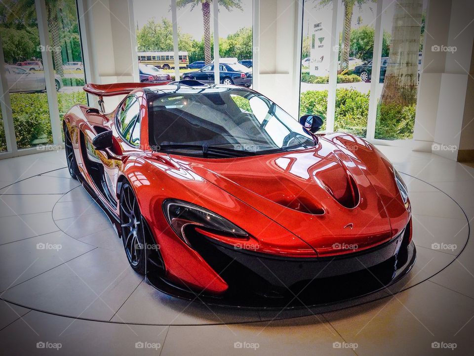 McLaren P1