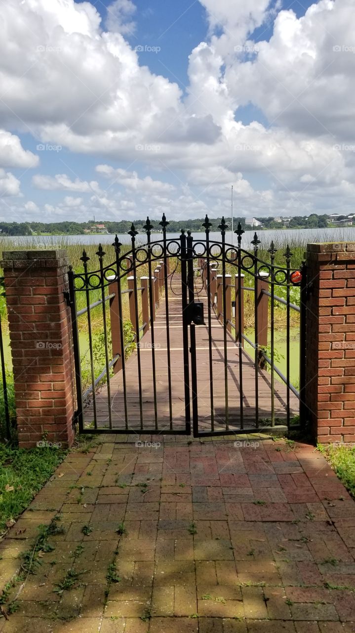 Gateway to the Lake