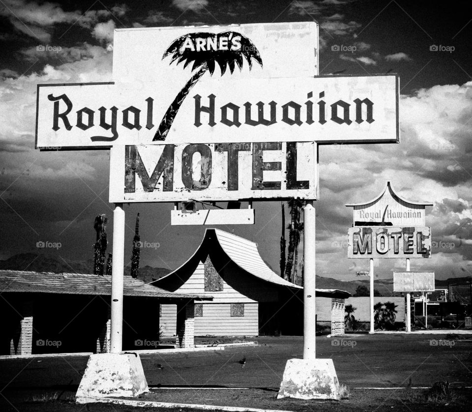 Arne' s Royal Hawaiian Motel