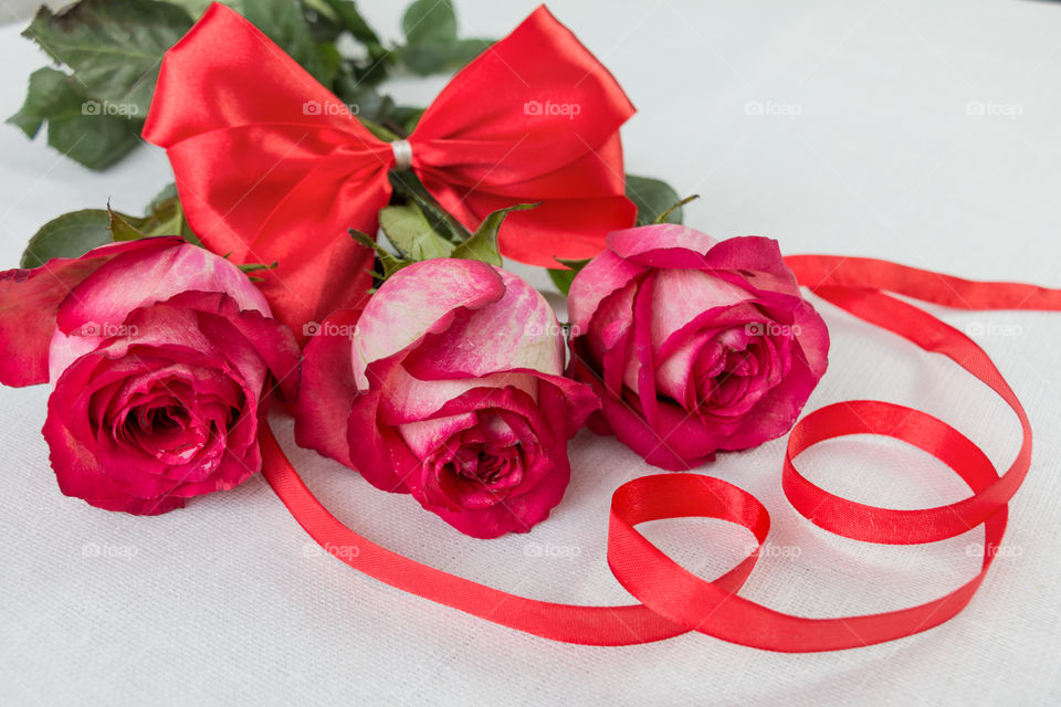 Bouquet of roses with tied bow