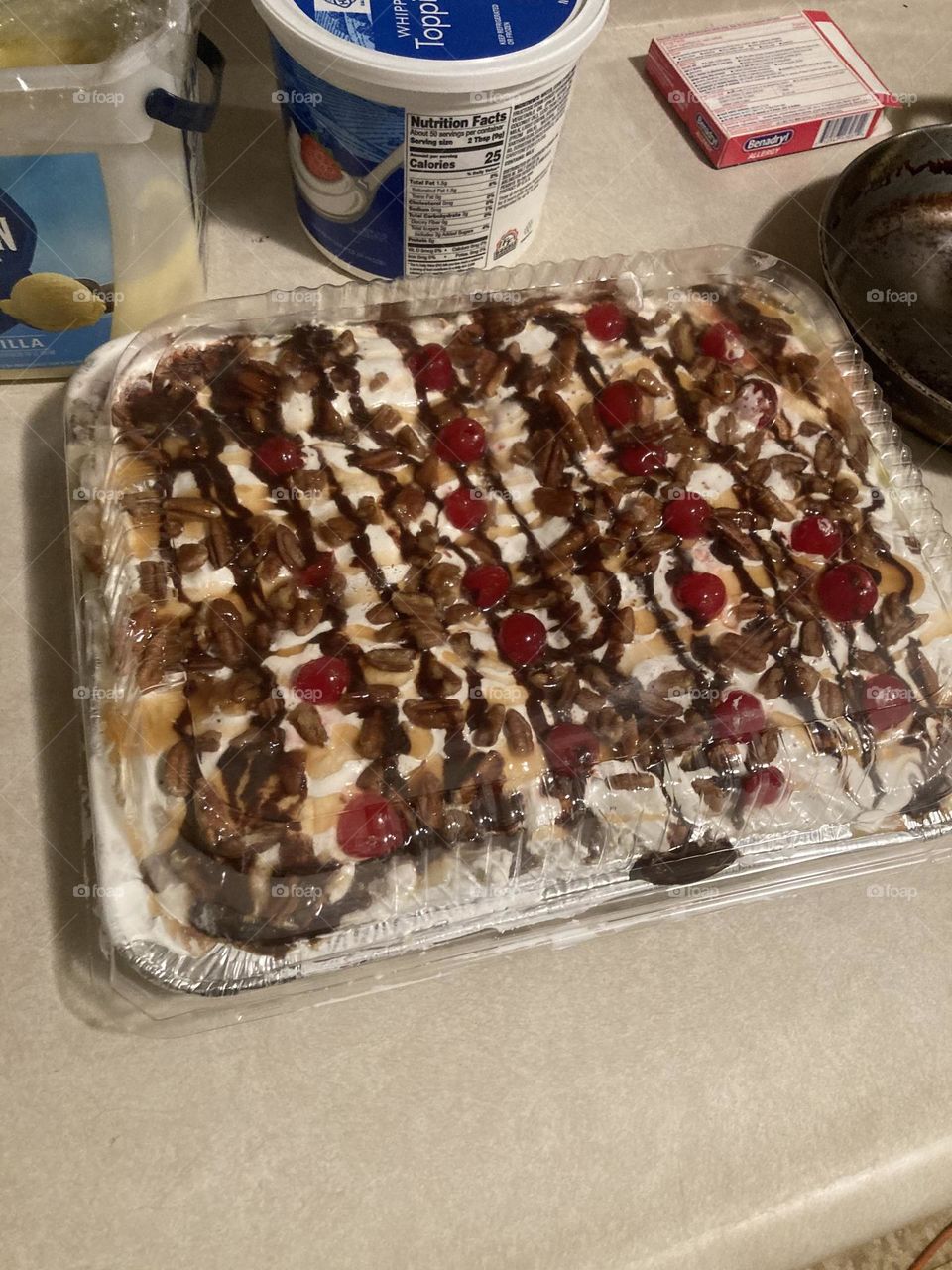 Banana split dessert 