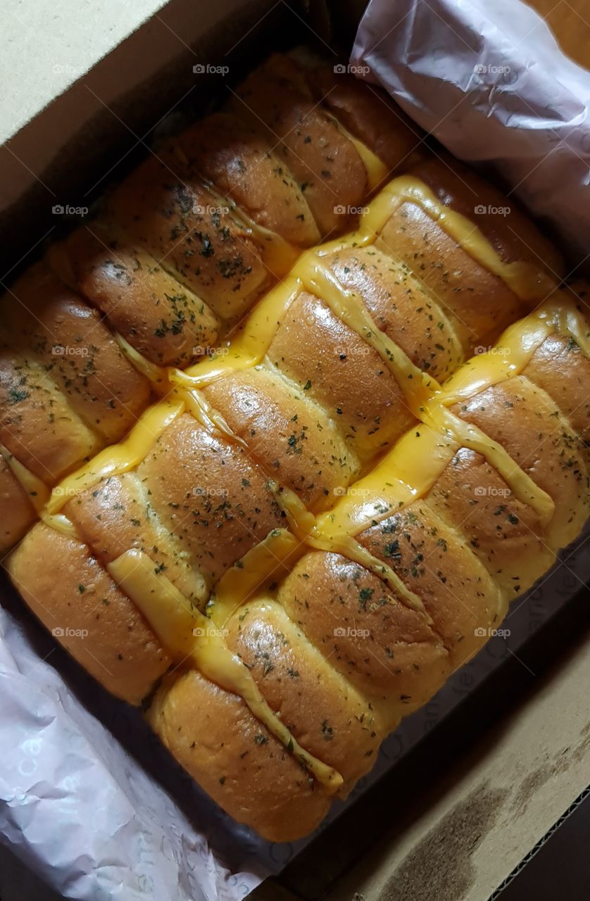 Garlic cheese bread
