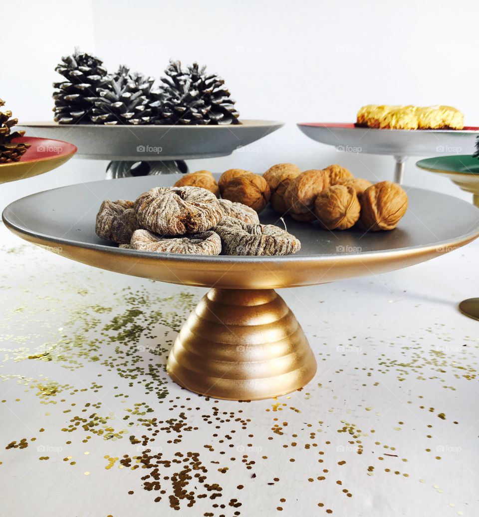 Elegant gold cakestand
