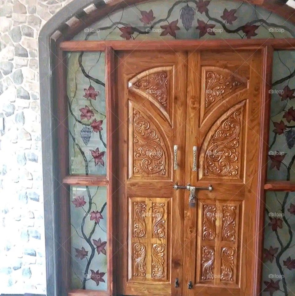 A beautiful and attractive view of the design done on the door.