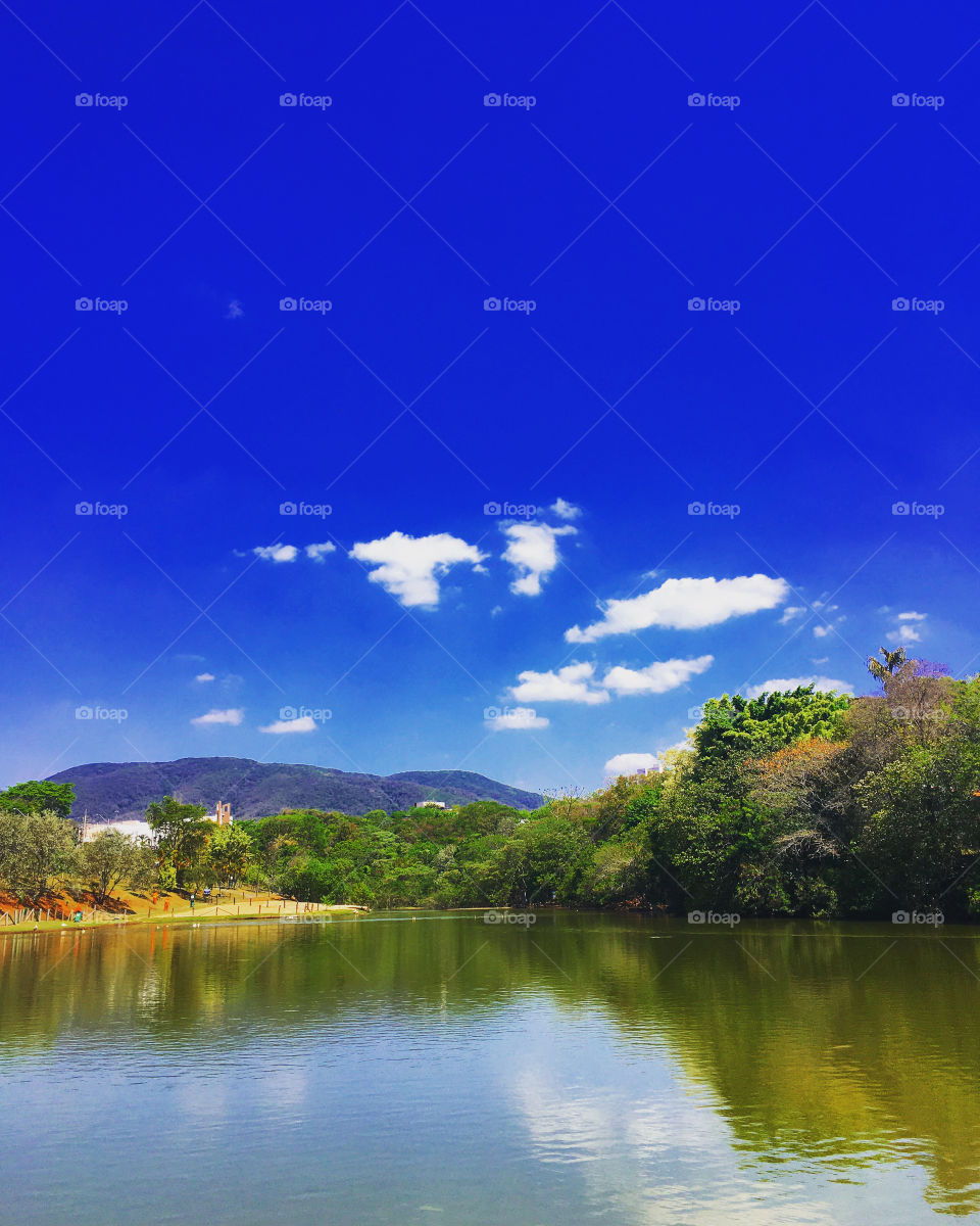 🇧🇷 A bela paisagem da Serra do Japi, no interior do Brasil, com o céu azul infinito! / 🇺🇸 The beautiful landscape of the Serra do Japi, in the interior of Brazil, with the infinite blue sky! /