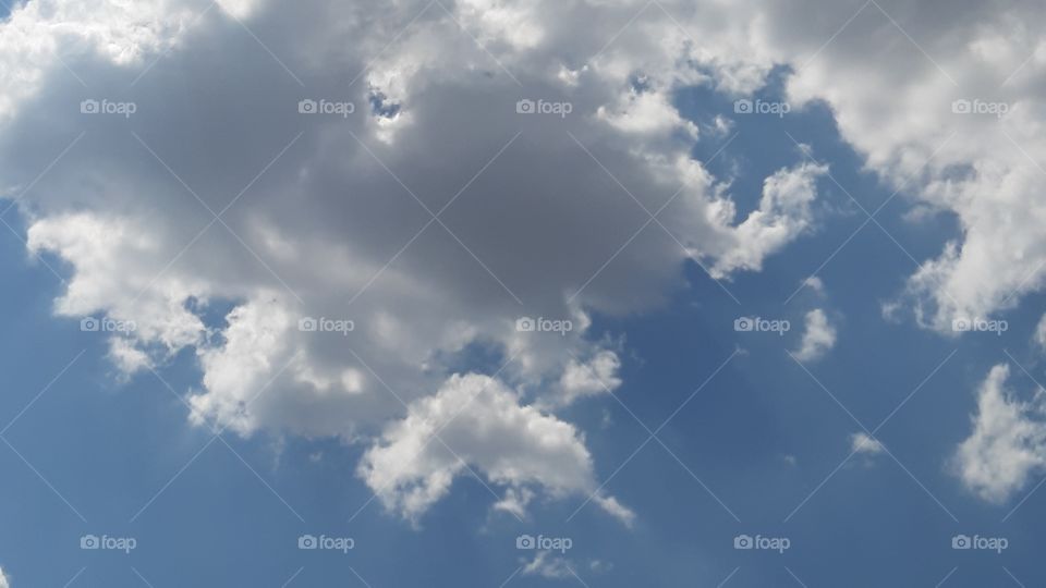 Céu azul nublado - capa