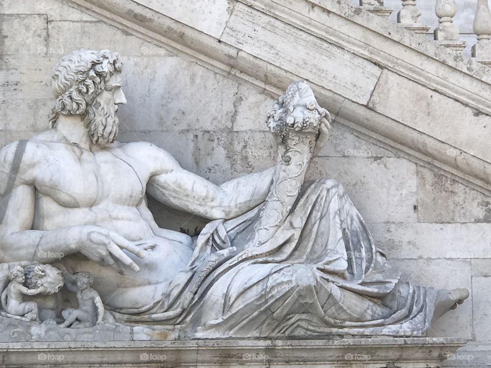 This sculpture feature in the square designed by Michelangelo, on the top of Capitoline Hill. Here Michelangelo got to fulfil his desire to work in architecture! 