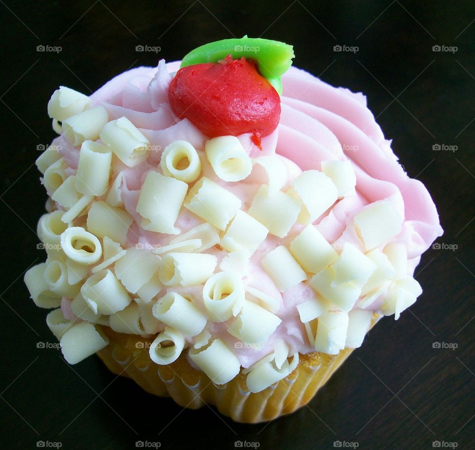 cupcake decoration pink white chocolate