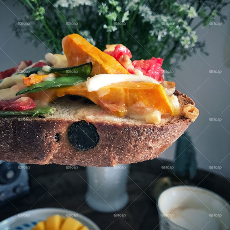 Bread with Vegetables 