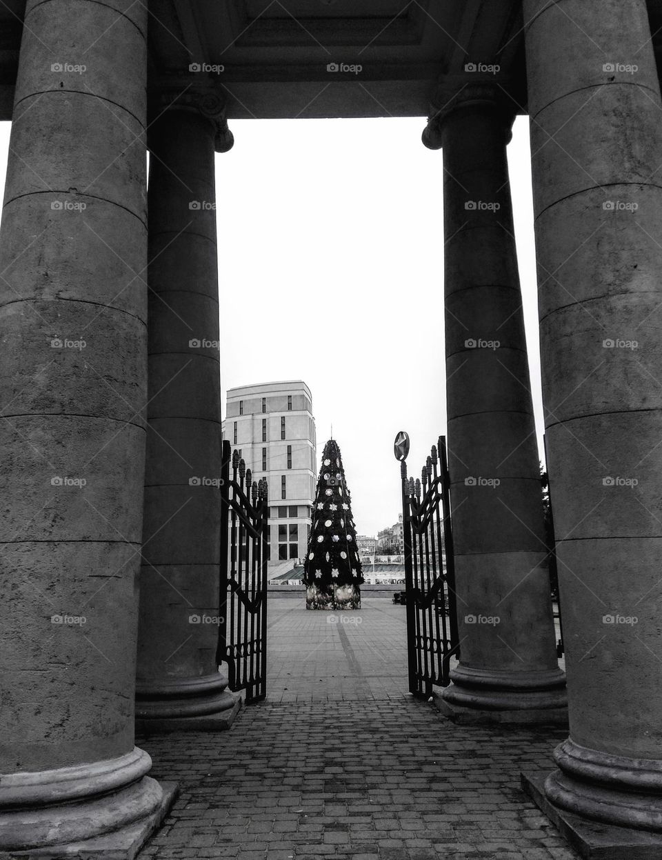 architecture black and white background street view