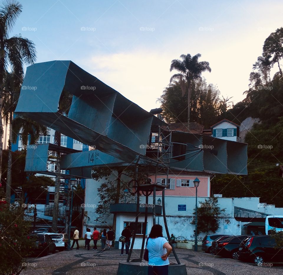 Here a replica of the 14 Bis, in Serra Carioca.  It is the plane on which Alberto Santos Dumont first flew. / Aqui uma réplica do 14 Bis, na Serra Carioca. É o avião em que Alberto Santos Dumont voou pela primeira vez.