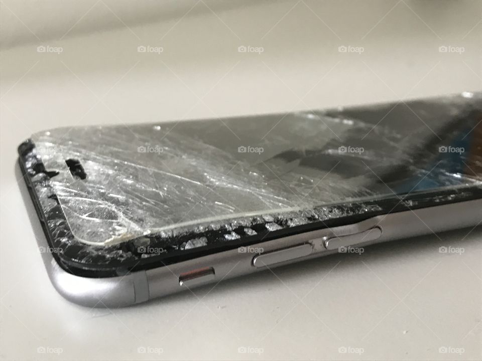 Broken iPhone 6