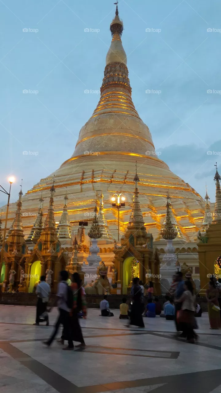 Shwedagon in the evening