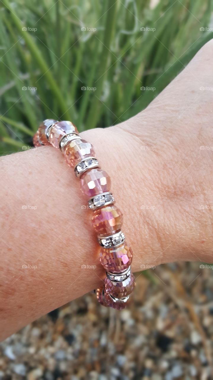 Pink and rhinestone bead bracelet