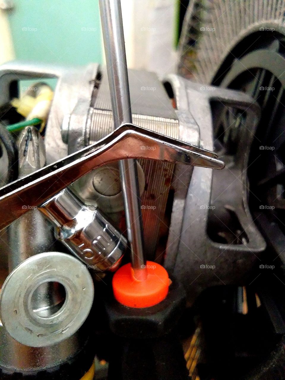 no matter what your technician level, use magnet to stick every metal part,so you not lost them and easy to pickup